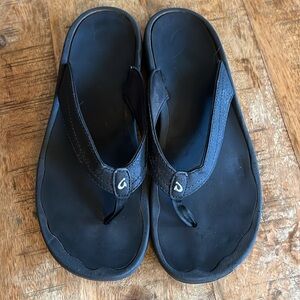 Olukai Ohana Black Sandals Size 11.5